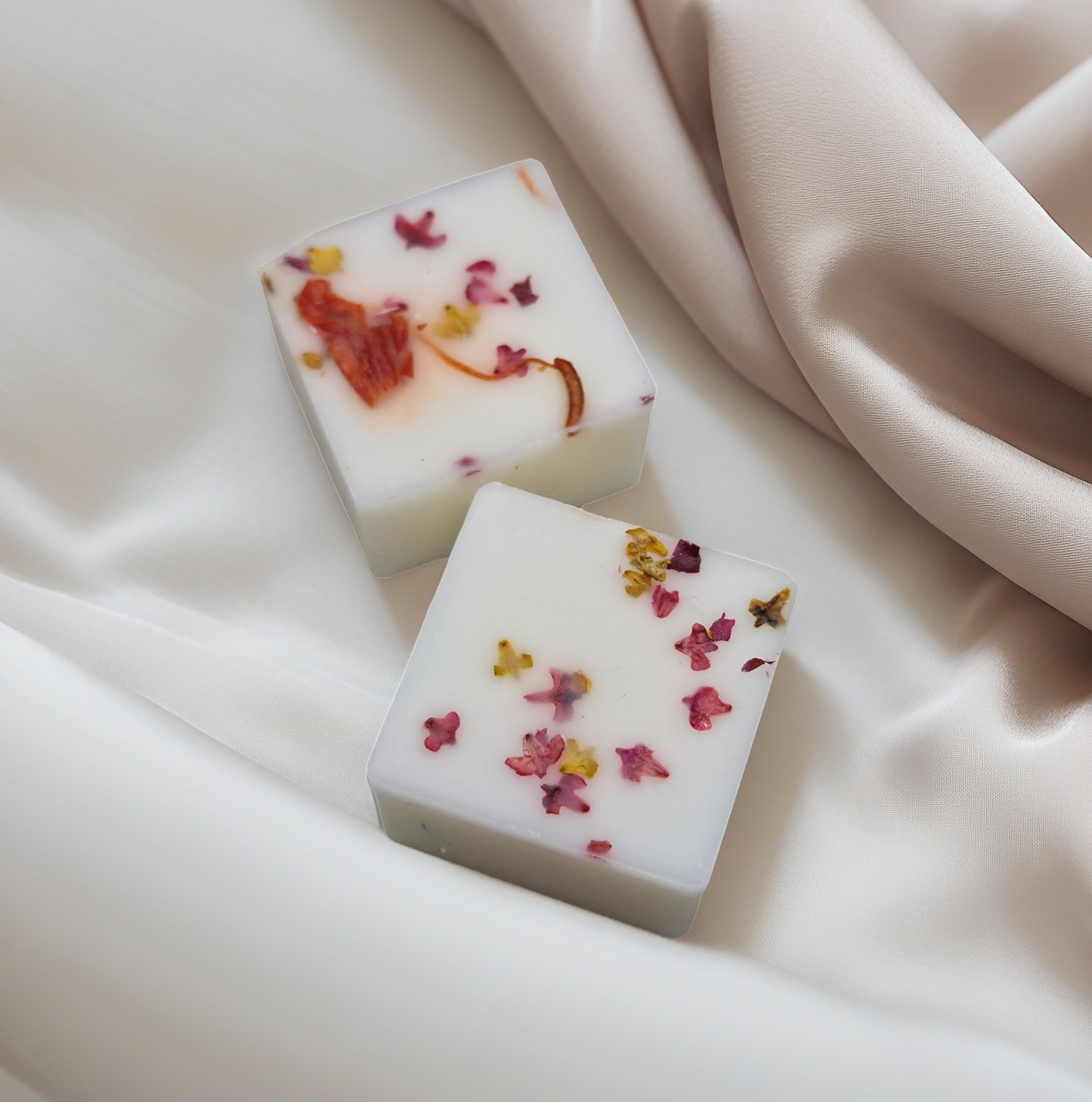 Fall harvest wax melts topped with dried leaves and lily petals - autumn spiced cider scent