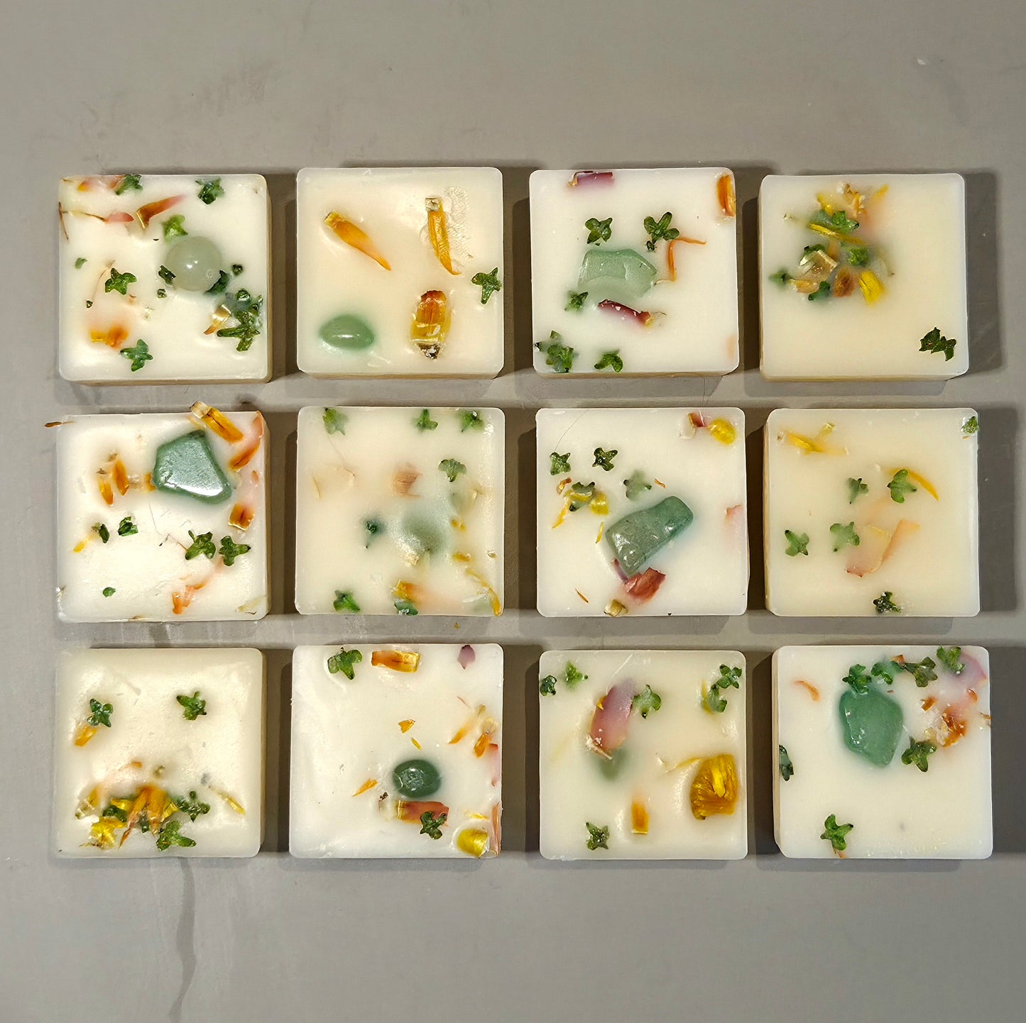 Crystal decorated wax melts with aventurine stones - handmade botanical home fragrance