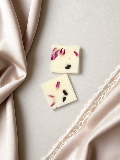 Timeless bloom obsidian topped wax melts product - Gomphrena flowers - peaceful sanctuary