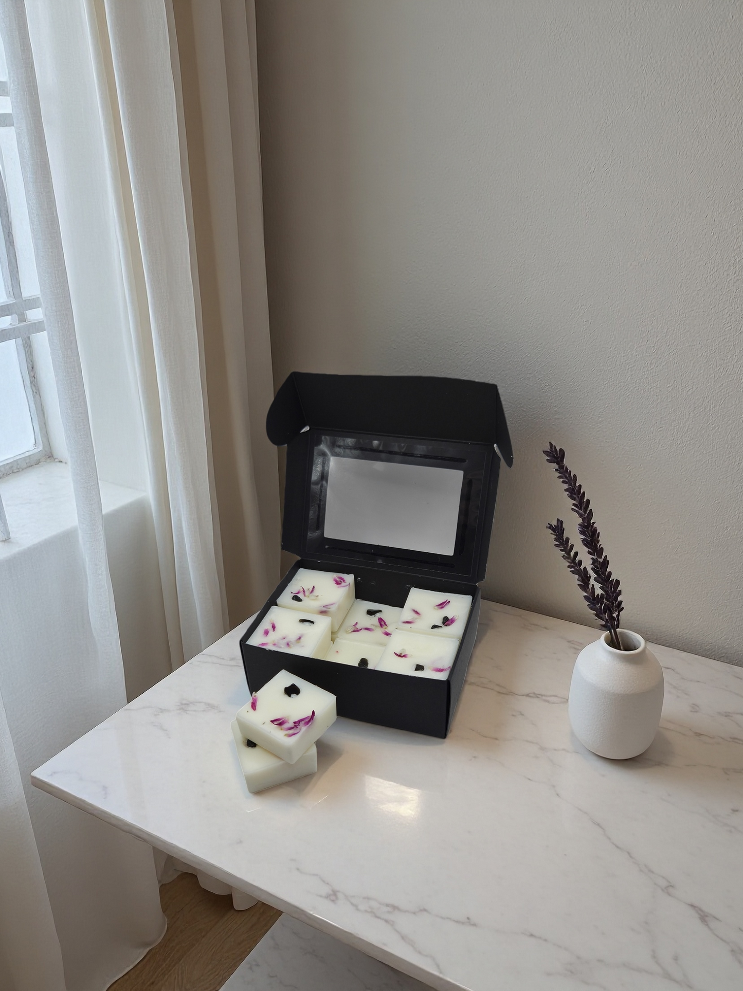 Timeless bloom white wax melts with obsidian and flowers - fresh floral scent - luxury decor